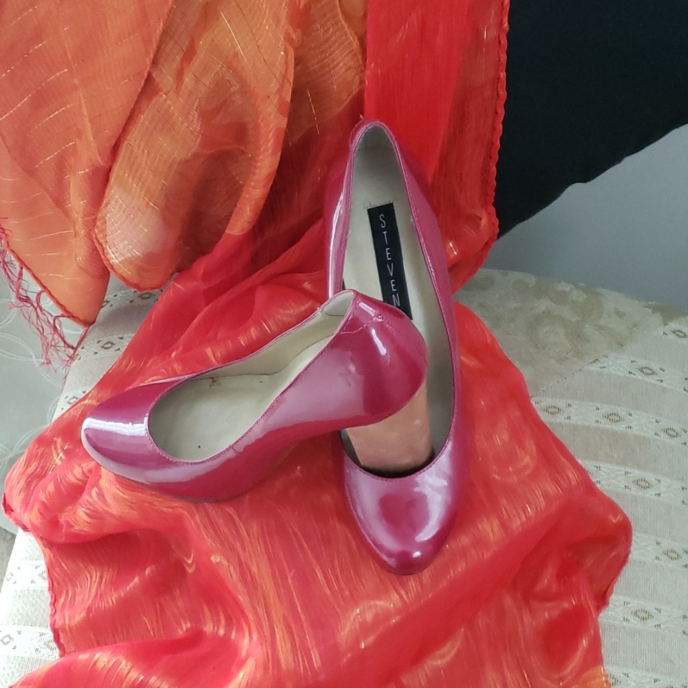 Steven by Steve Madden " Bessy" shoe